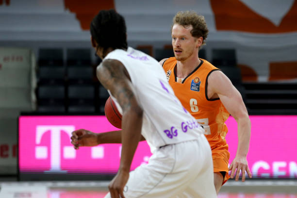 场位置上虽 场位置上虽