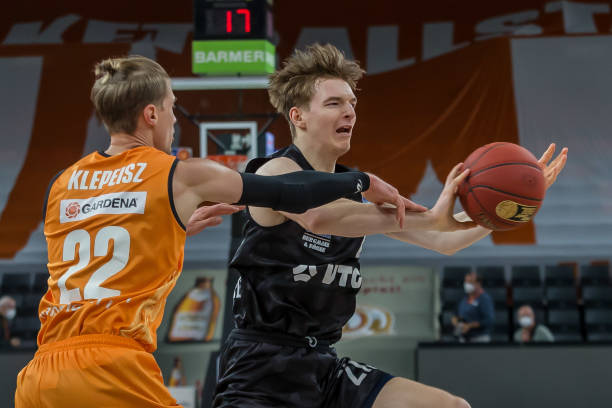 他们深入展 他们深入展